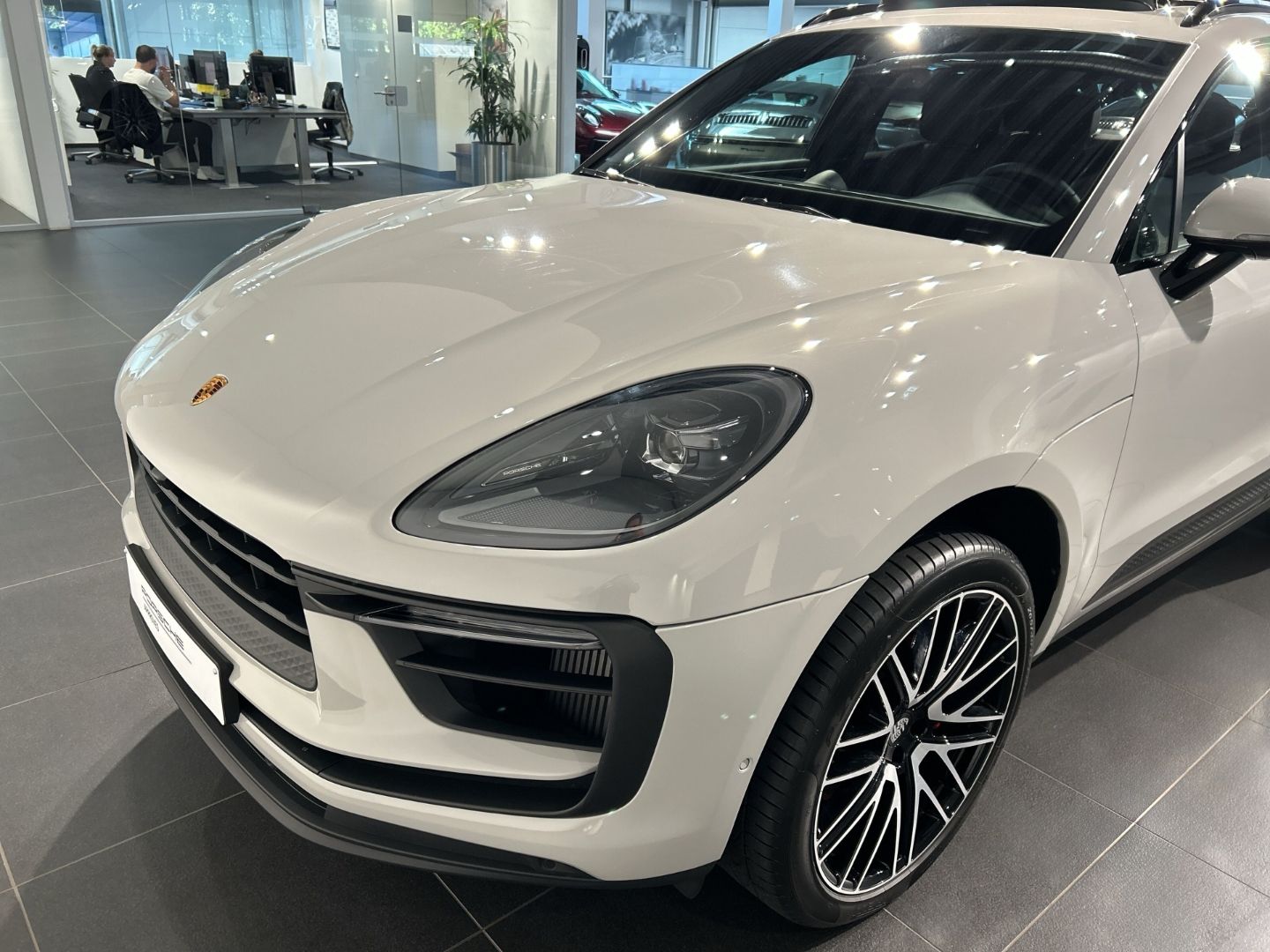 Porsche Macan S Kreide BOSE Sportabgasanlage Panorama