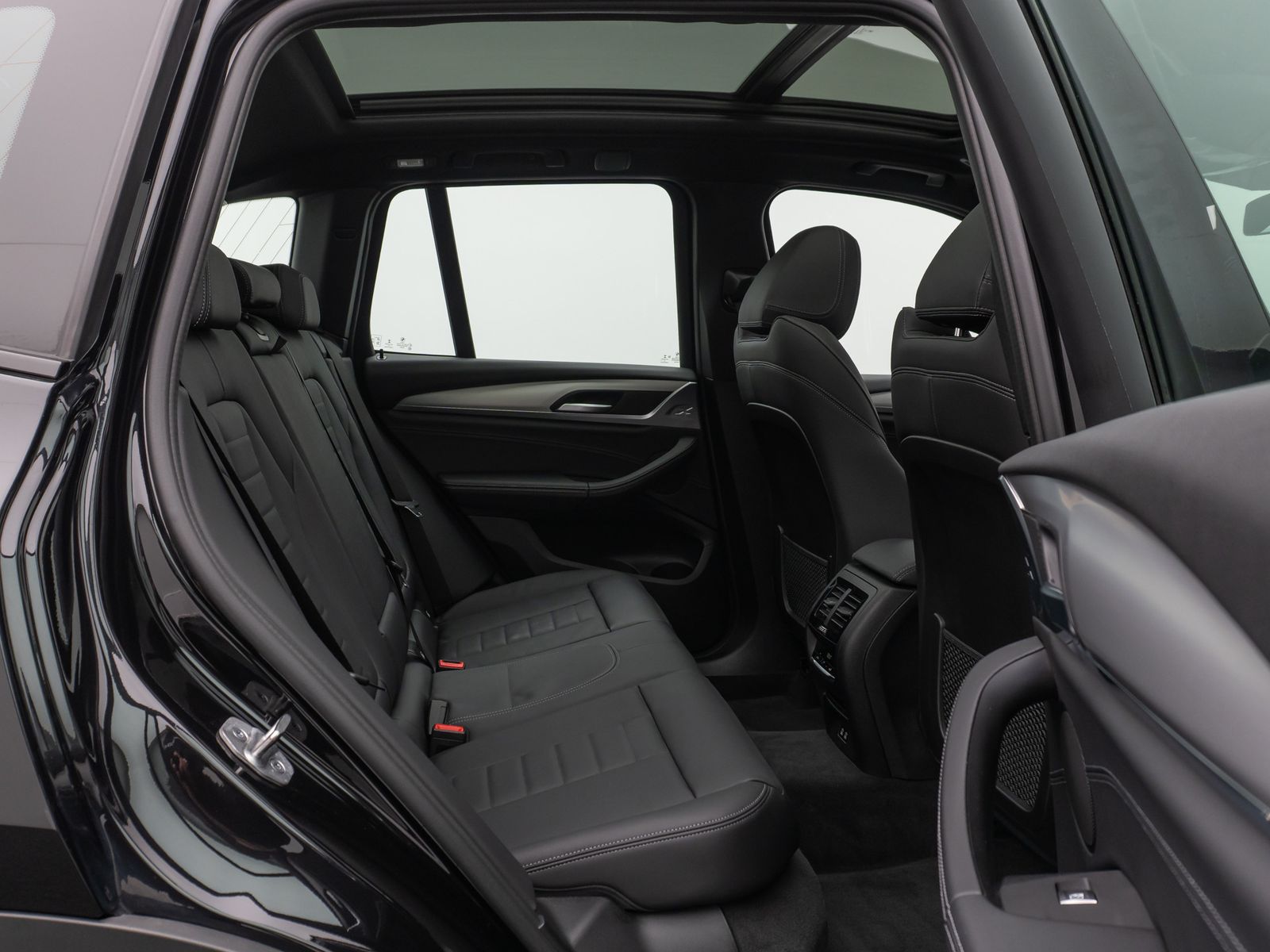 BMW X3 xD30d - Samsaru's Car Outlet