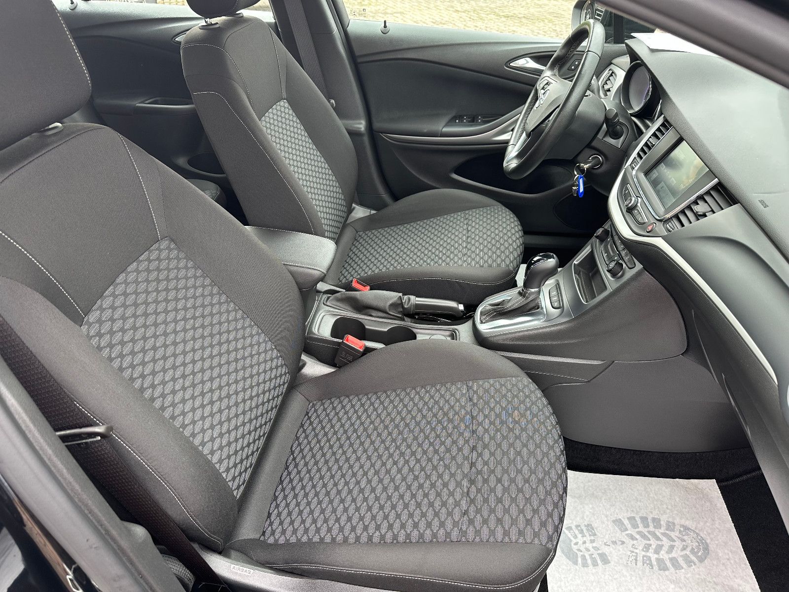 Opel Astra K 1.4 Turbo Sports Tourer Edition - Samsaru's Car Outlet