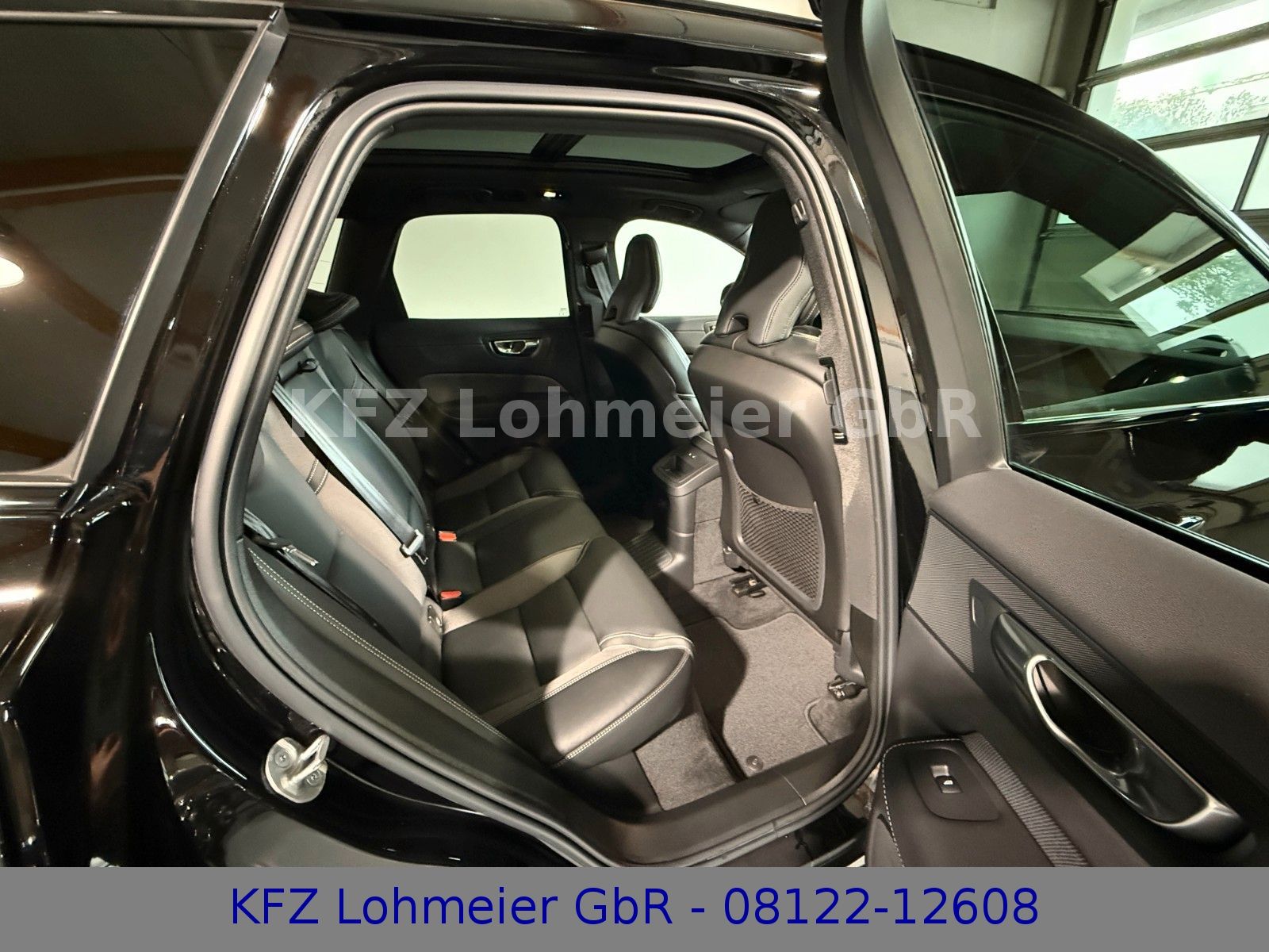 Volvo XC60 R Design Recharge Plug-In Hybrid AWD *Voll*