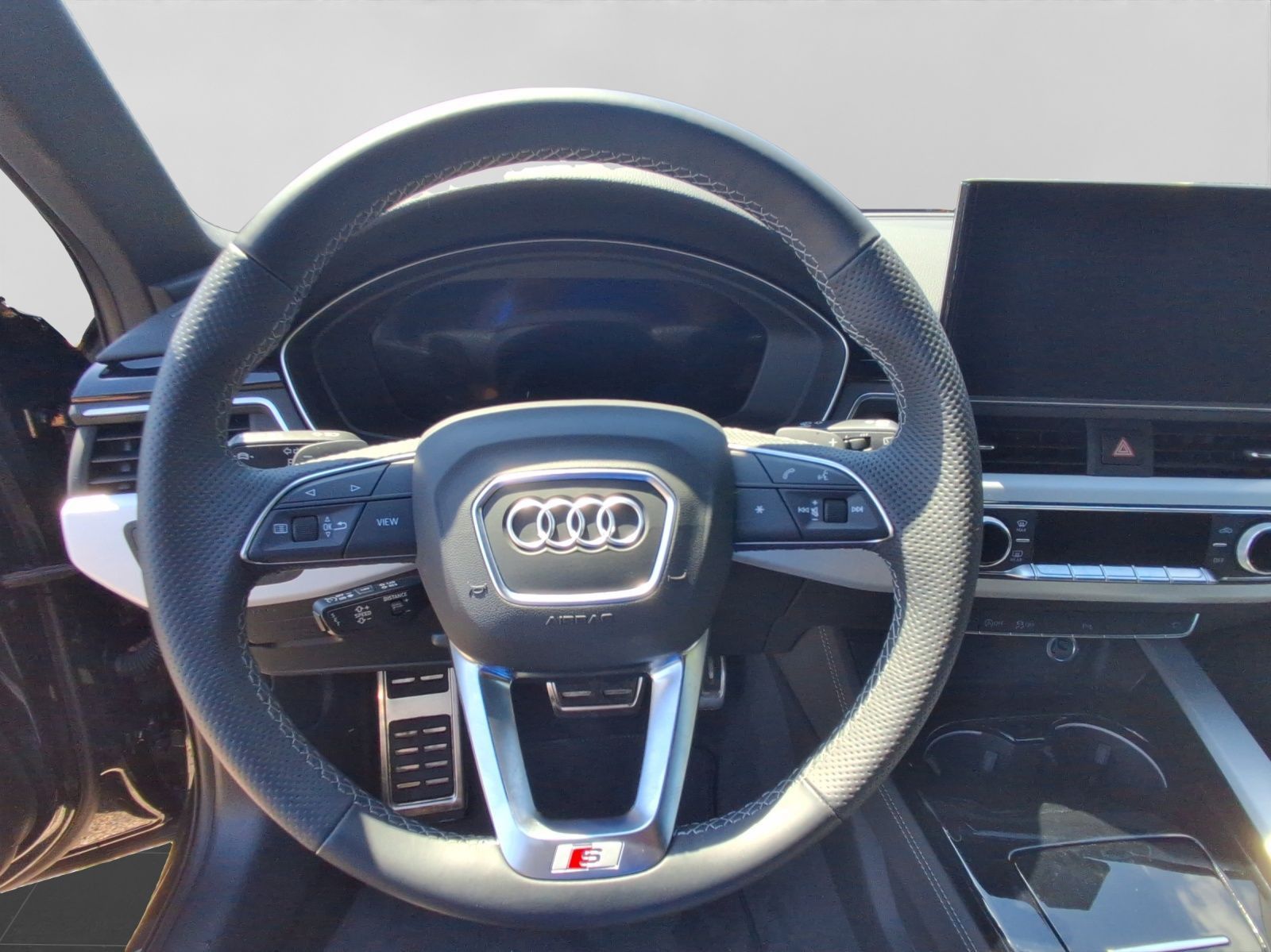 Audi A4 Avant 40 TFSI Q 2x S LINE MATRIX AHK LM19 KAM