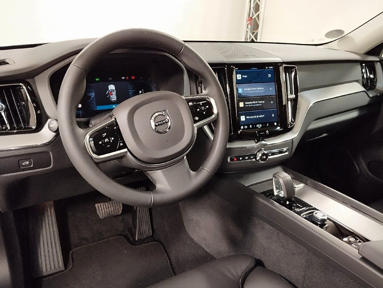 Volvo XC60 B4 Plus Dark Diesel AWD - Samsaru's Car Outlet