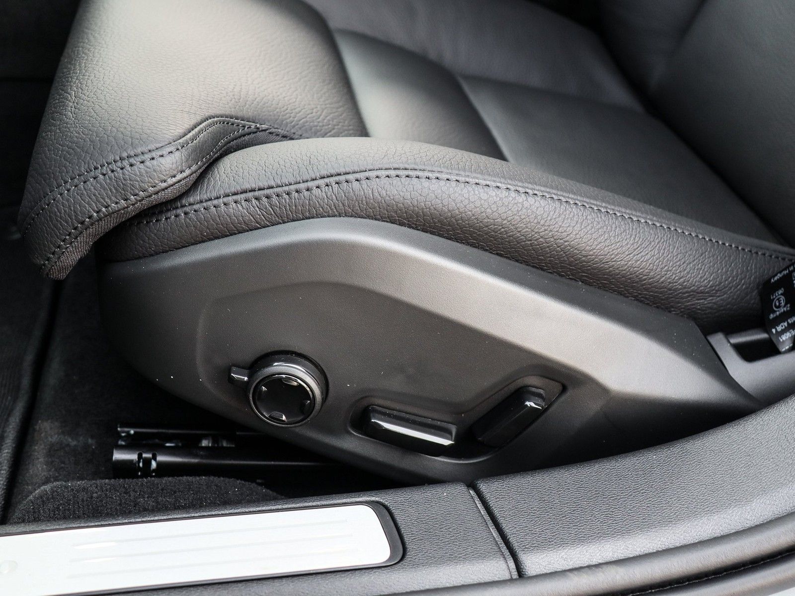 Volvo V60  T6 Recharge Plus Bright Plug-In Hybrid AWD