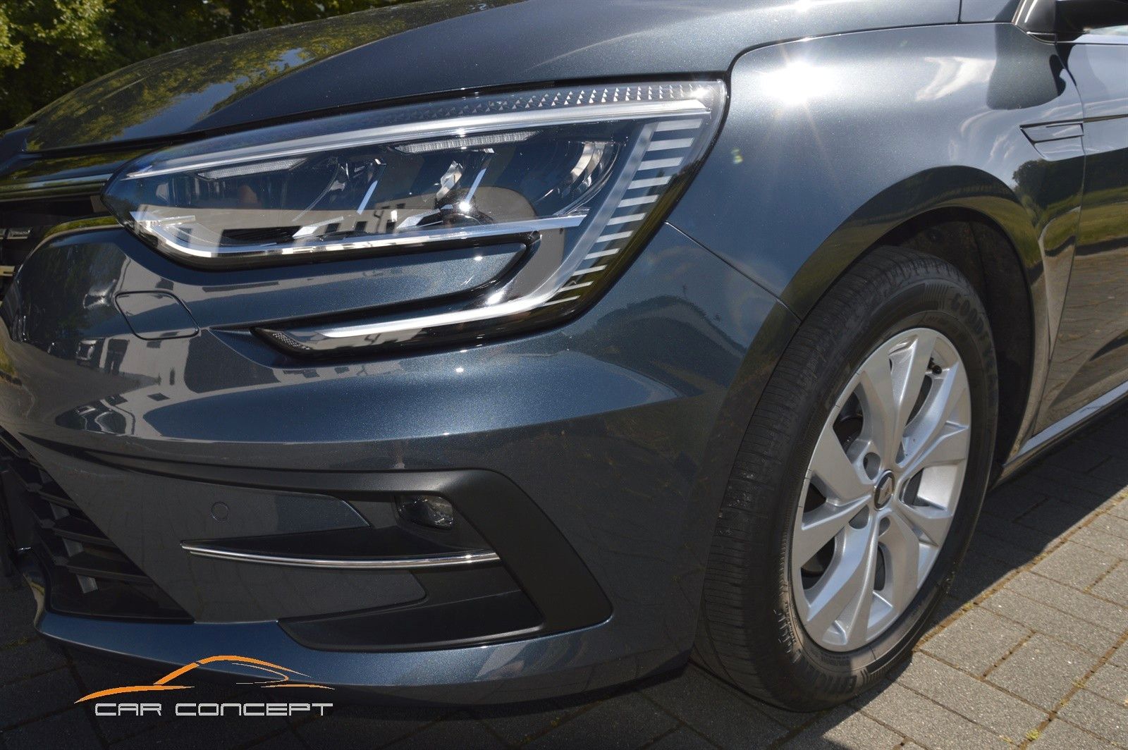 Renault Megane Grand Tour AUT Edition - Samsaru's Car Outlet