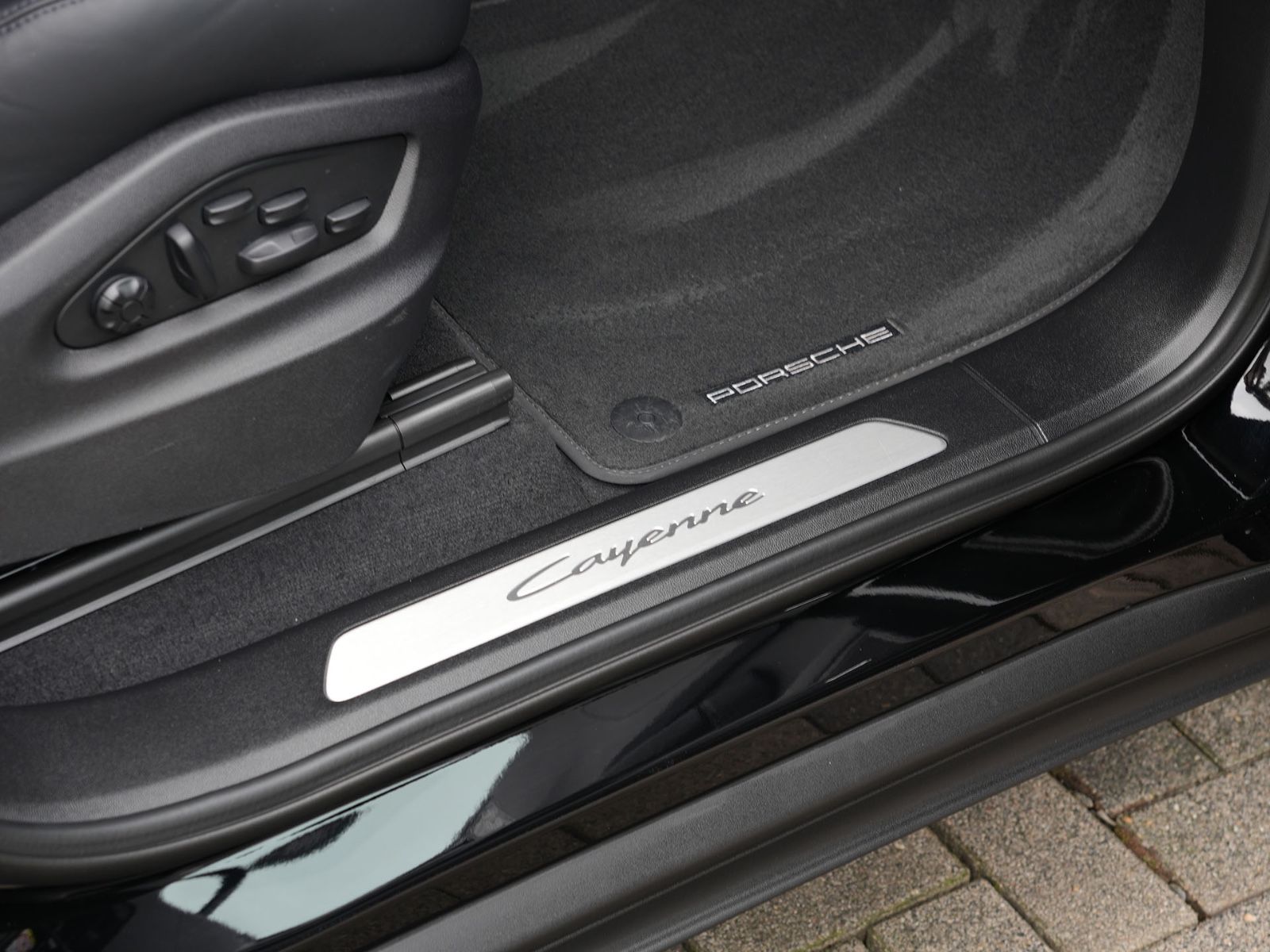 Porsche E-Hybrid MY24-INNODRIVE-ACC-LUFTF.-PANO-BOSE-RS