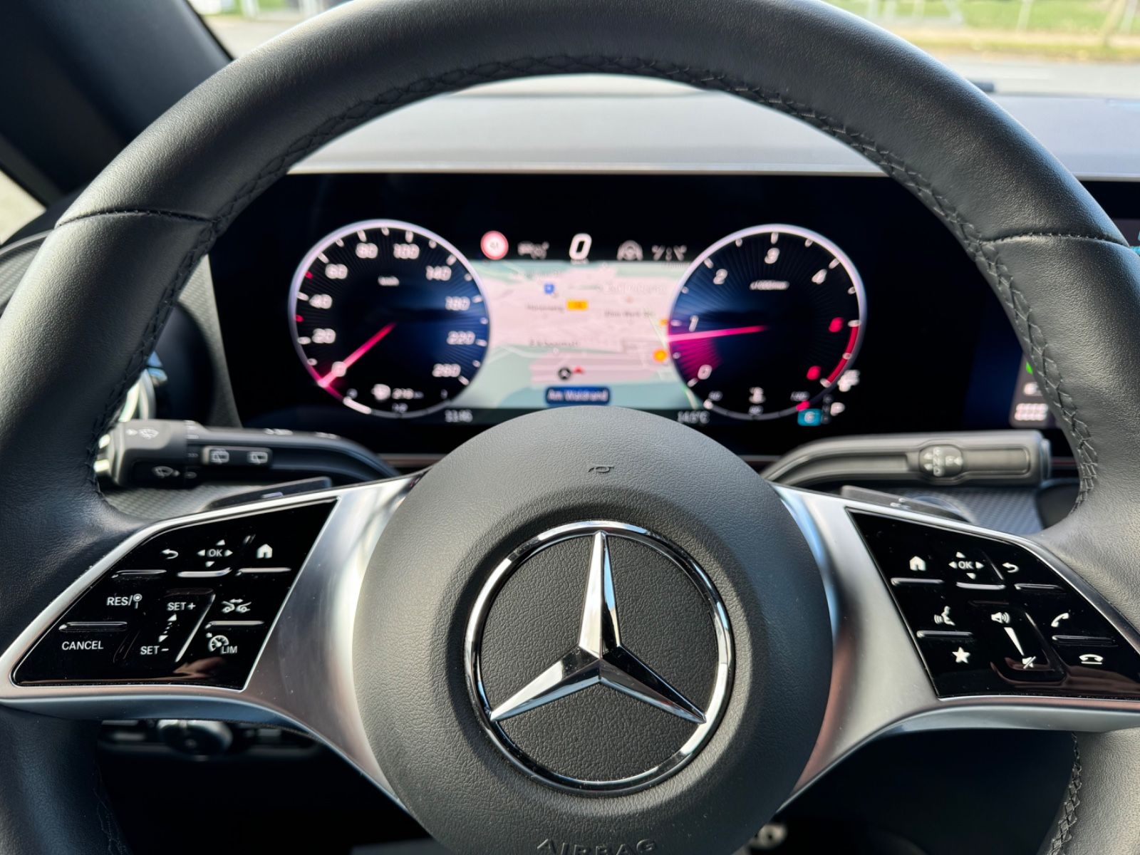 Mercedes-Benz V300d AMG - Samsaru's Car Outlet