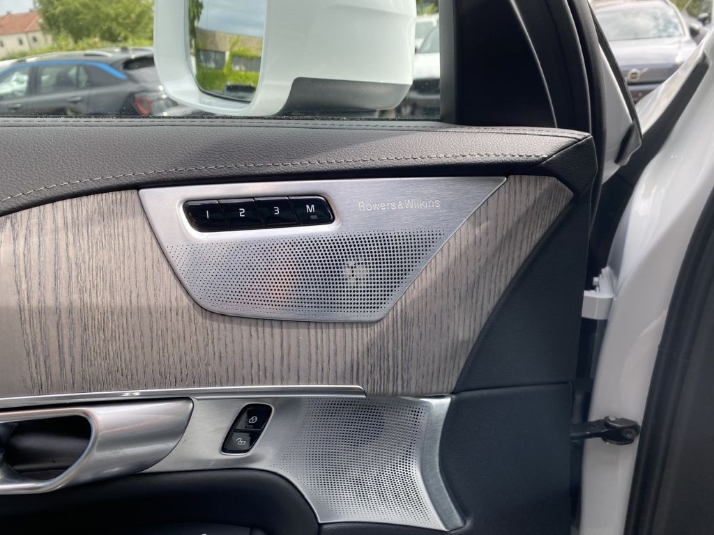 Volvo XC90 Ultimate Bright AWD B5 Diesel - Samsaru's Car Outlet