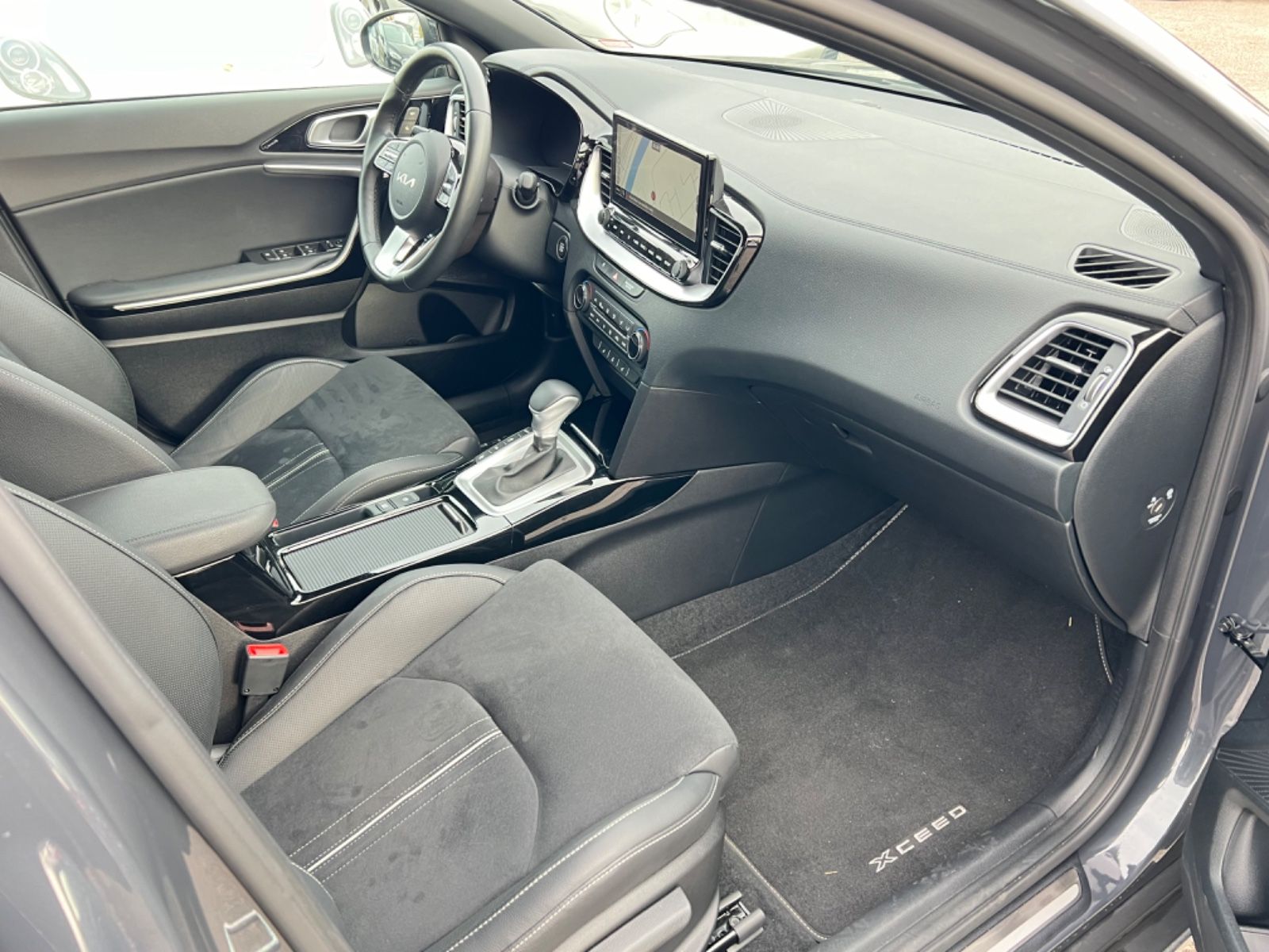 Kia XCeed 1.6 T GDI DCT7 BLACK - Samsaru's Car Outlet