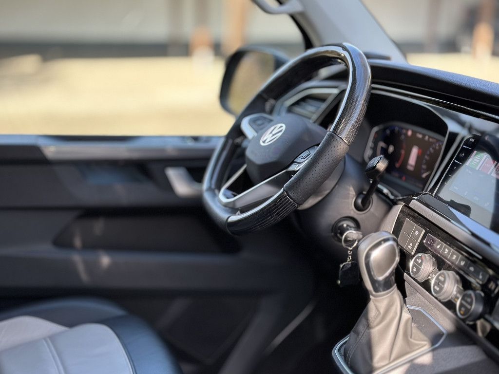 Volkswagen T6.1 Highline DSG 4MOTION - Samsaru's Car Outlet