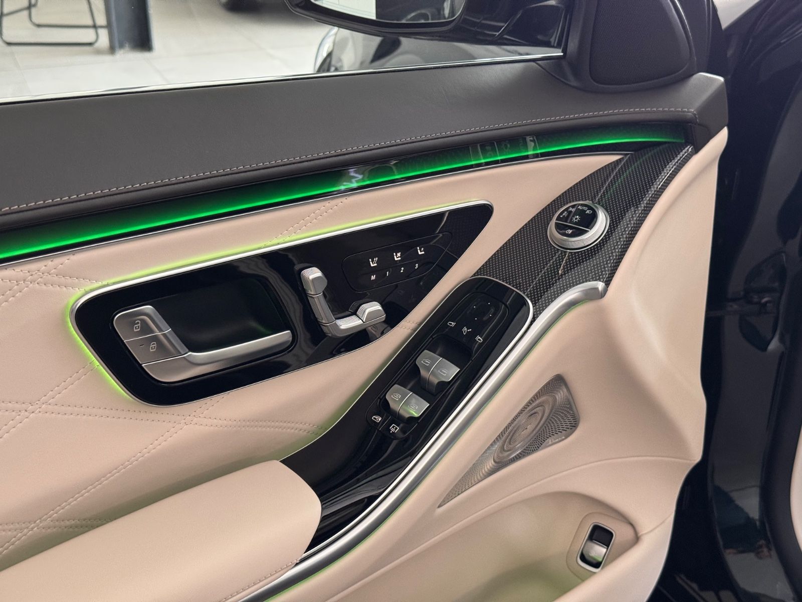 Mercedes-Benz S 680 Maybach - Samsaru's Car Outlet