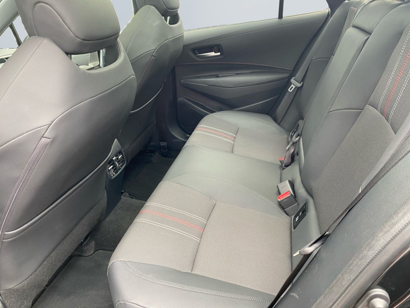 Toyota Corolla 2.0 Hybrid TS GR Sport - Samsaru's Car Outlet