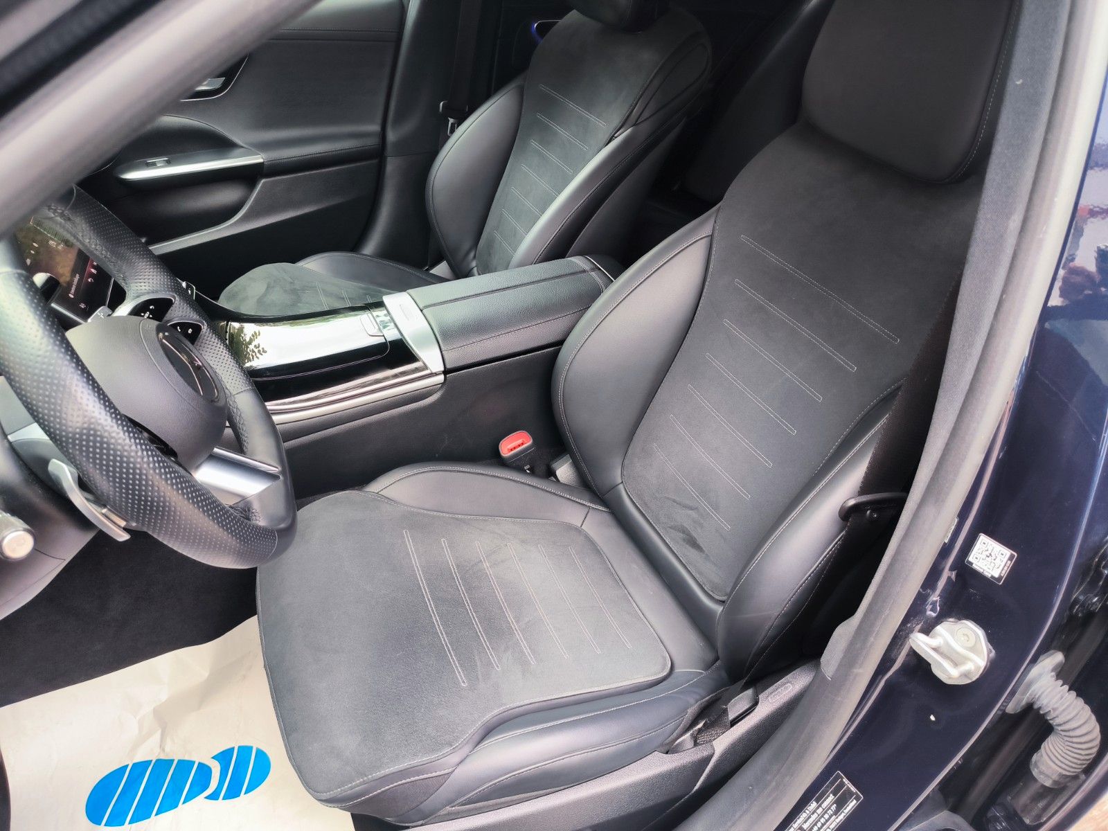Mercedes-Benz C 300 e AMG LINE - Samsaru's Car Outlet