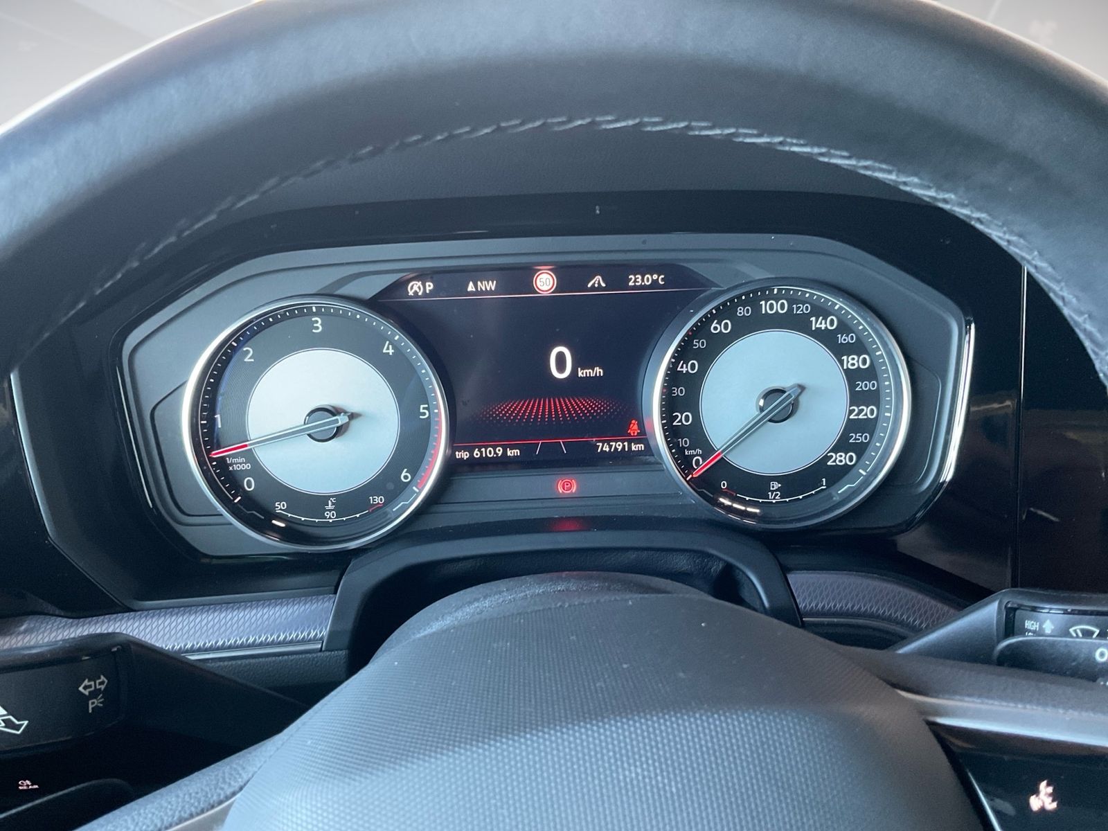 Volkswagen Touareg R-LINE 4M 3.0TDI - Samsaru's Car Outlet