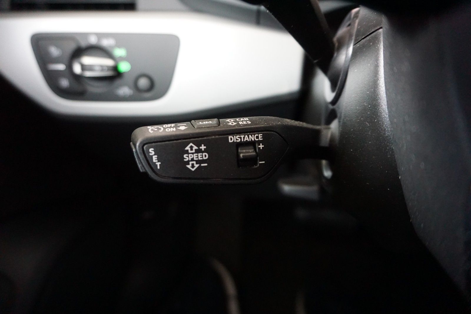 Audi A4 Avant 40 TFSI S tronic S line - Samsaru's Car Outlet