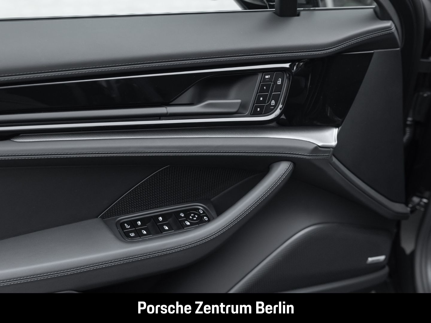 Porsche Panamera 4 E-Hybrid Head-Up InnoDrive Parklenkas