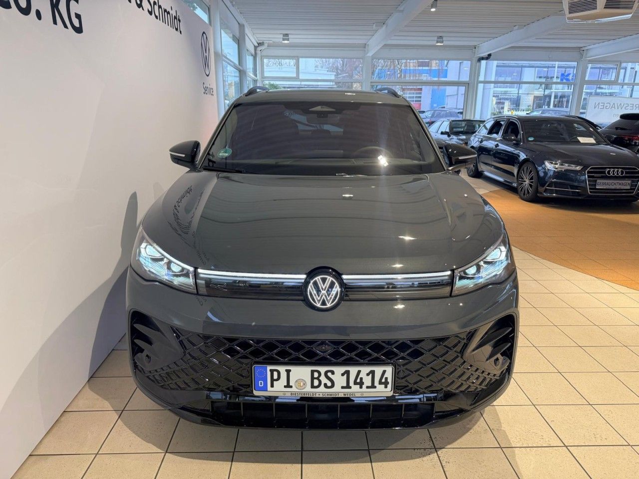 Volkswagen Tiguan 2.0 TDI R-Line 4Motion AHK Pano StandH