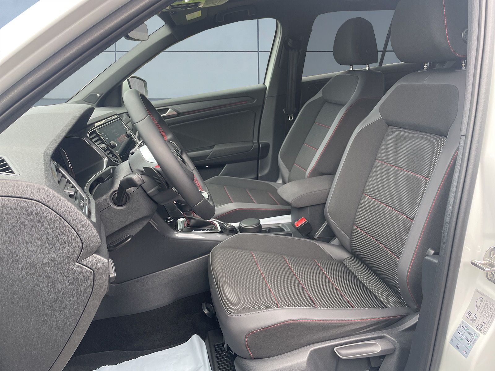 Volkswagen T-ROC R-Line 2.0 TSI 4Motion - Samsaru's Car Outlet