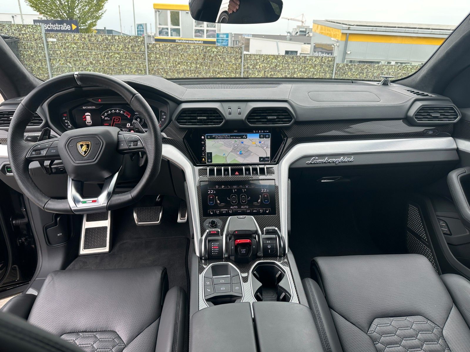 Lamborghini Urus 4.0 V8 - Samsaru's Car Outlet