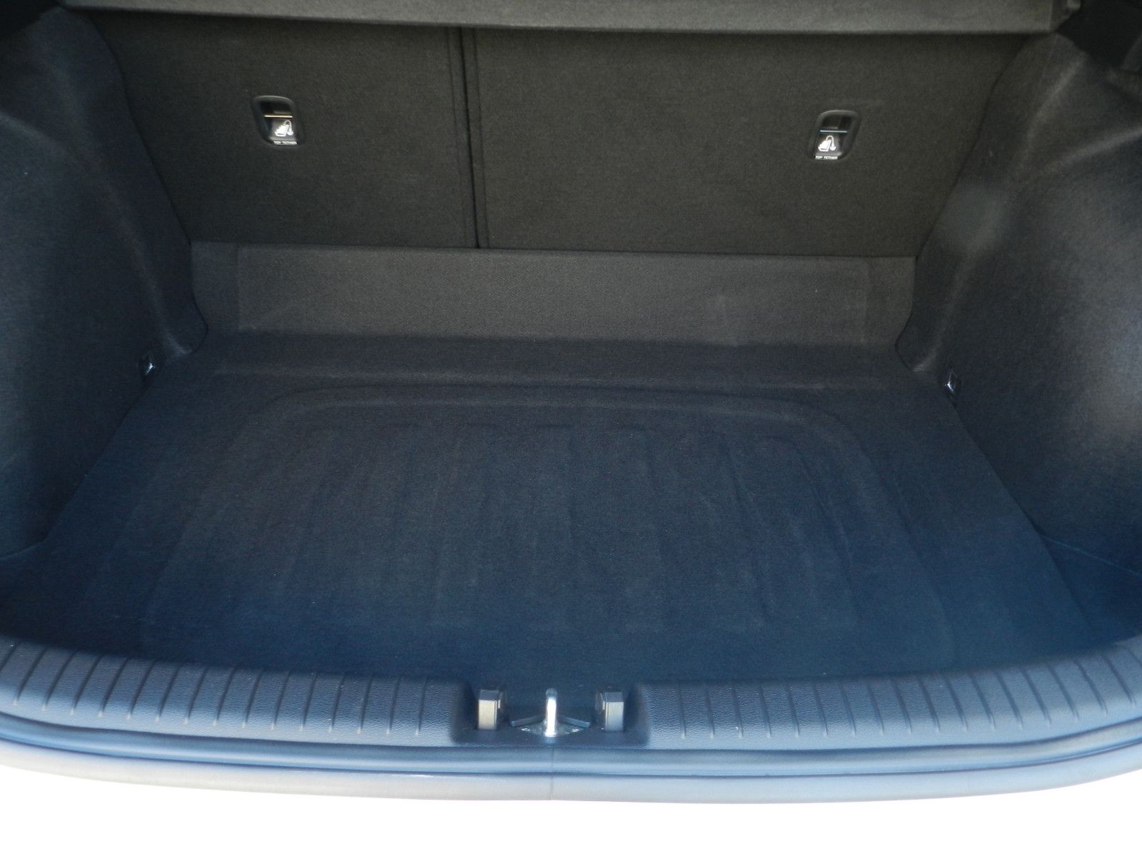 Kia Ceed - Samsaru's Car Outlet