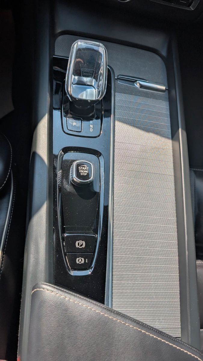 Volvo XC 60 B4 Plus Dark AWD | Standheitzung