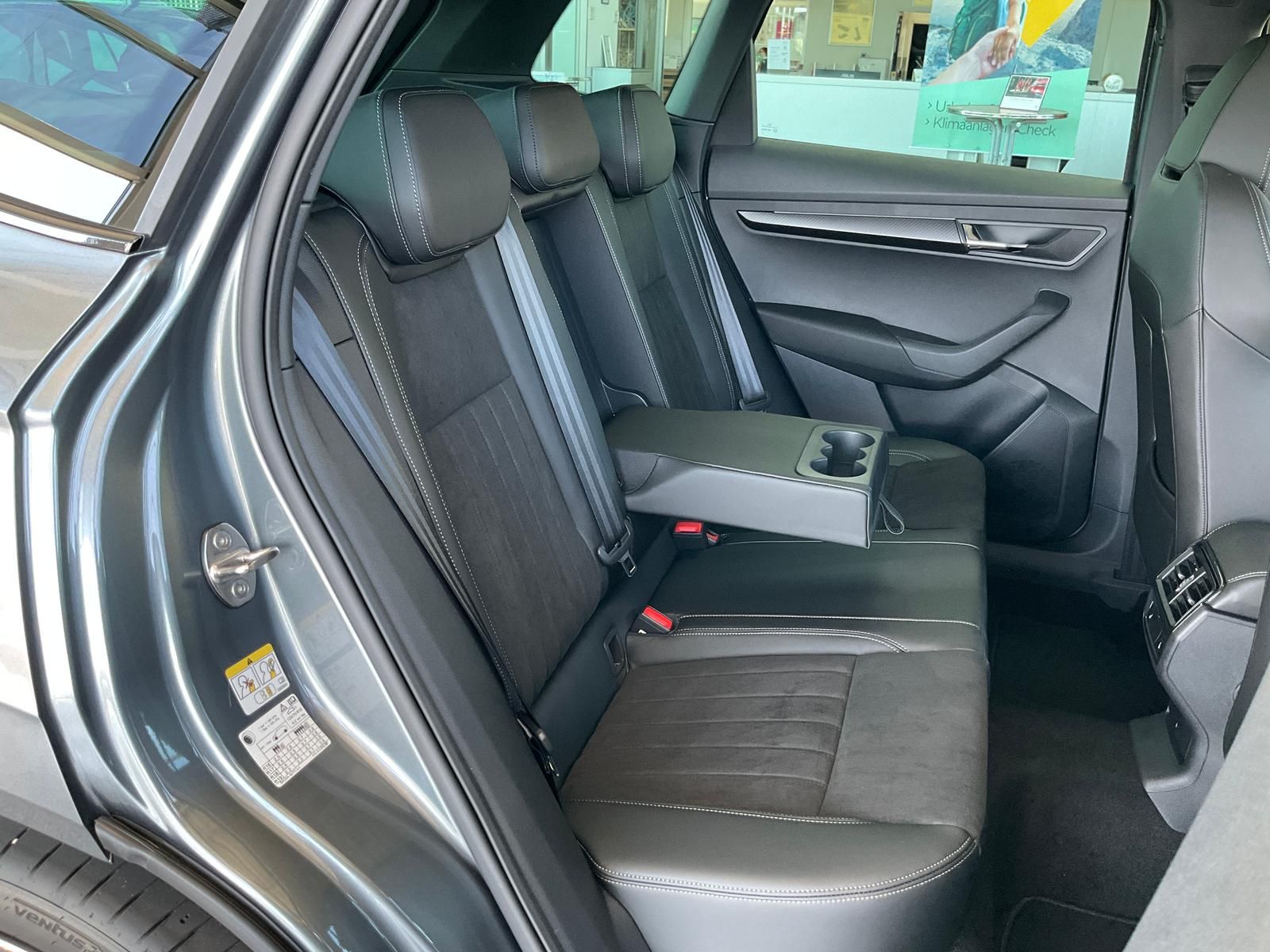 Skoda Karoq 2.0TSI Sportline 4x4 5JGarantie AHK StHz P