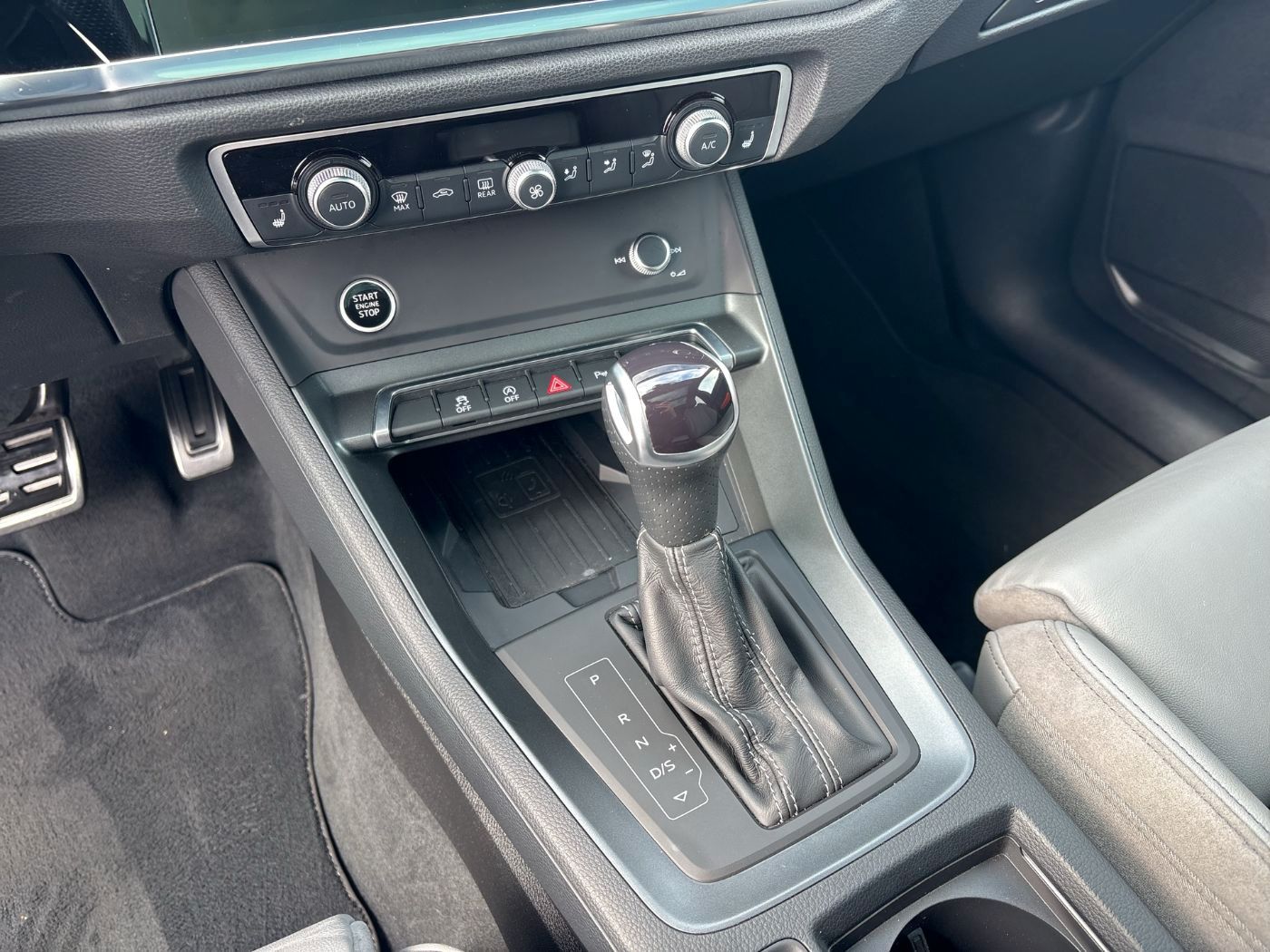 Audi Q3 S line TDI S tronic Kamera/Pano/AHK/ACC/LED