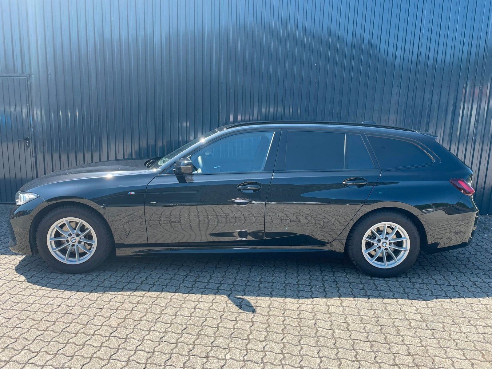 BMW 320D Aut Touring M SPORT - Samsaru's Car Outlet