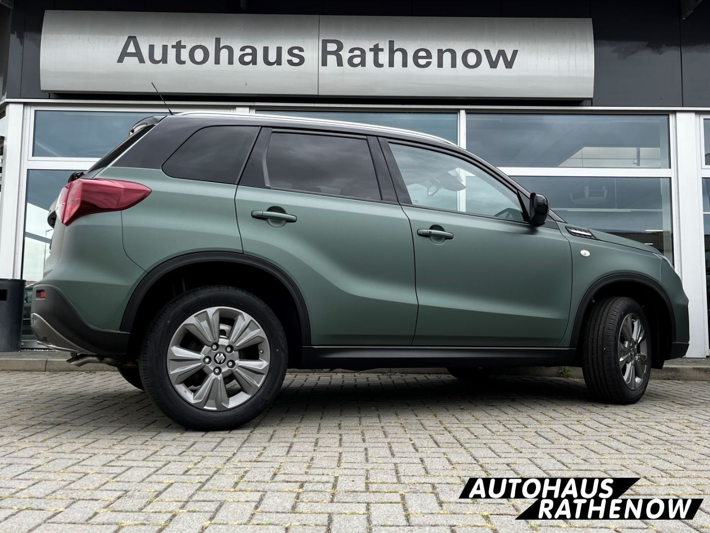 Suzuki Vitara 1.5 Hybrid Comfort 4x4 Allrad - Samsaru's Car Outlet