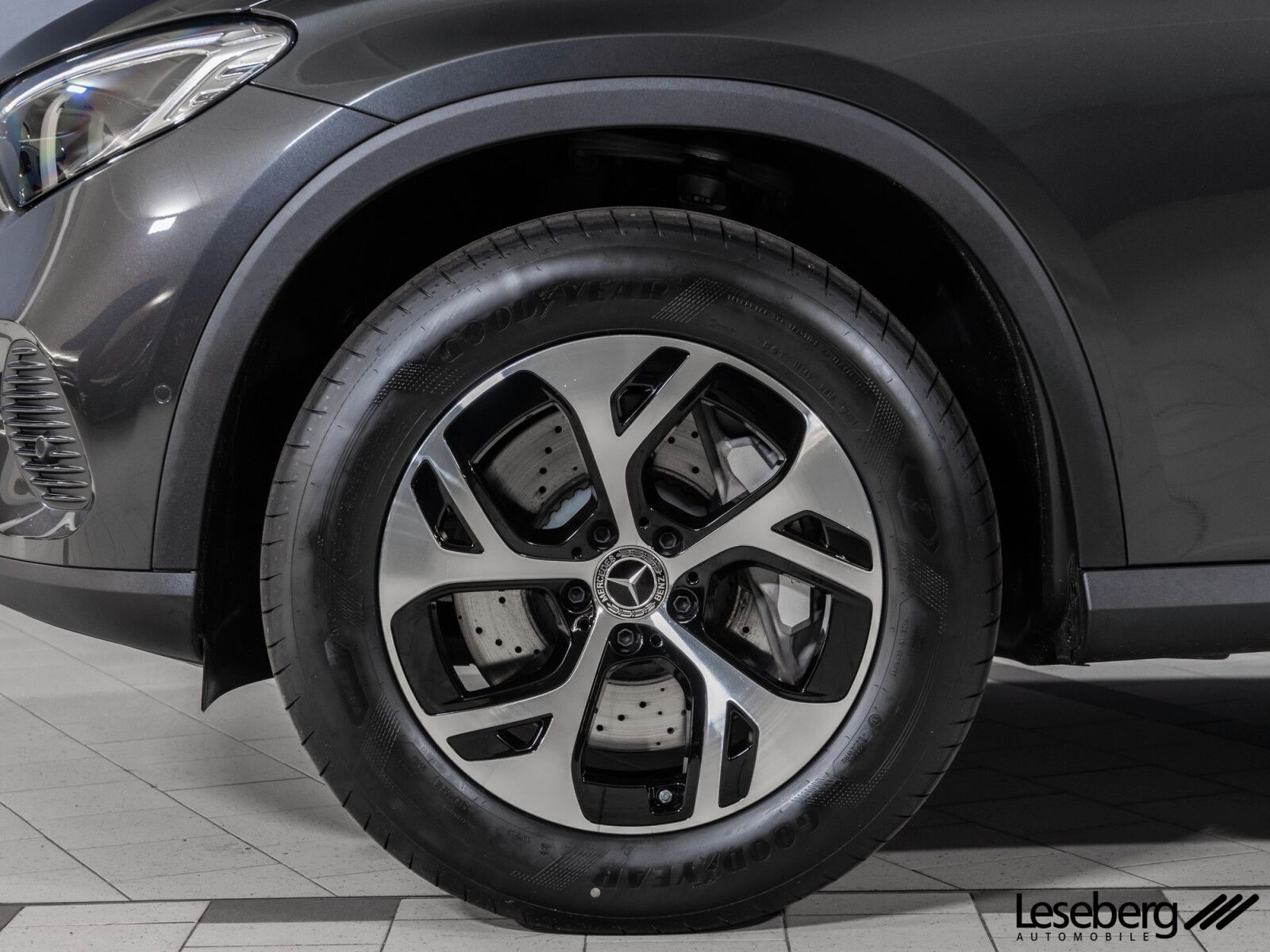 Mercedes-Benz GLC 300 e 4M Avantgarde - Samsaru's Car Outlet