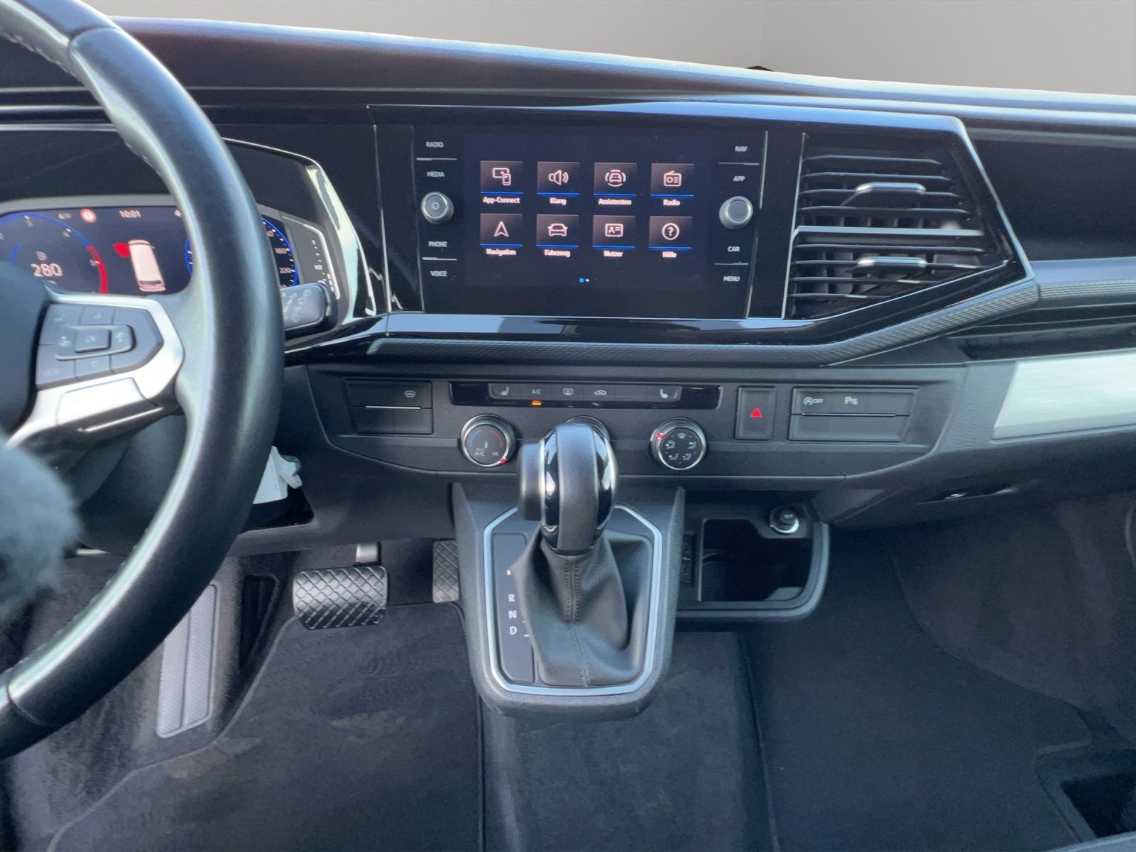 Volkswagen T6.1 Multivan 2.0 TDI DSG Comfortline - Samsaru's Car Outlet