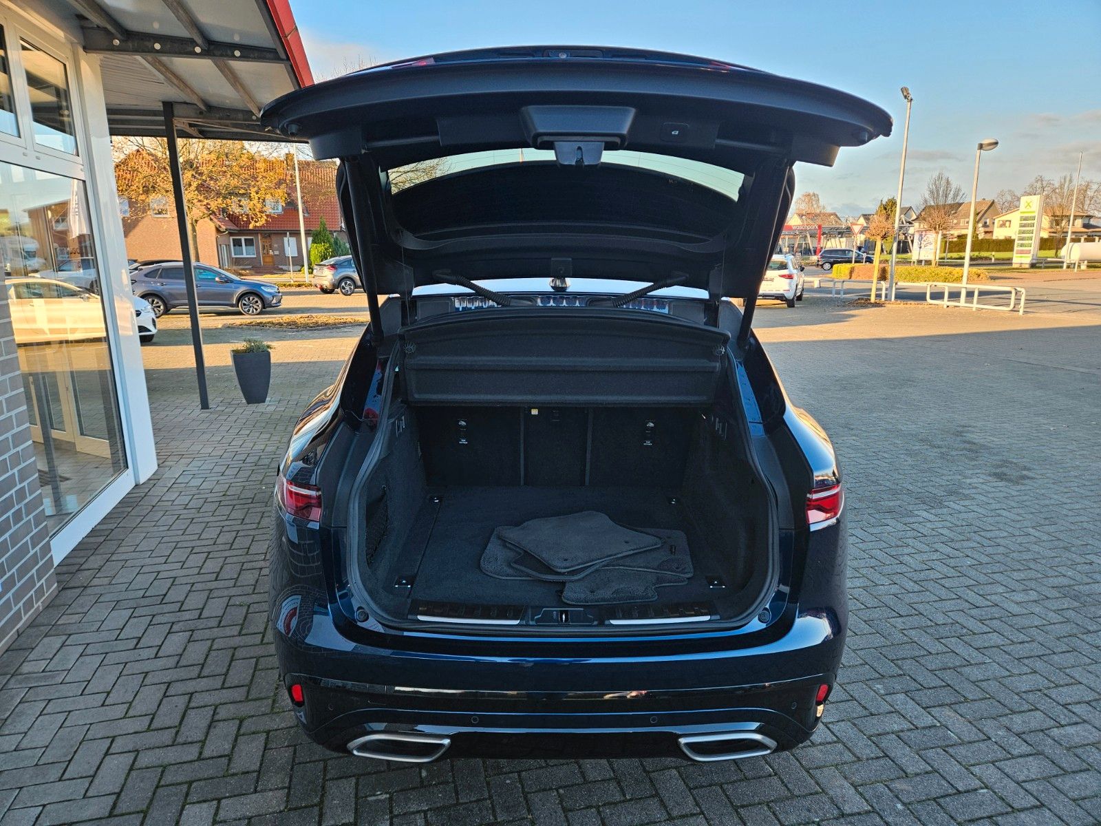 Jaguar F-PACE R-Dynamic SE AWD STDHZG KAM LED