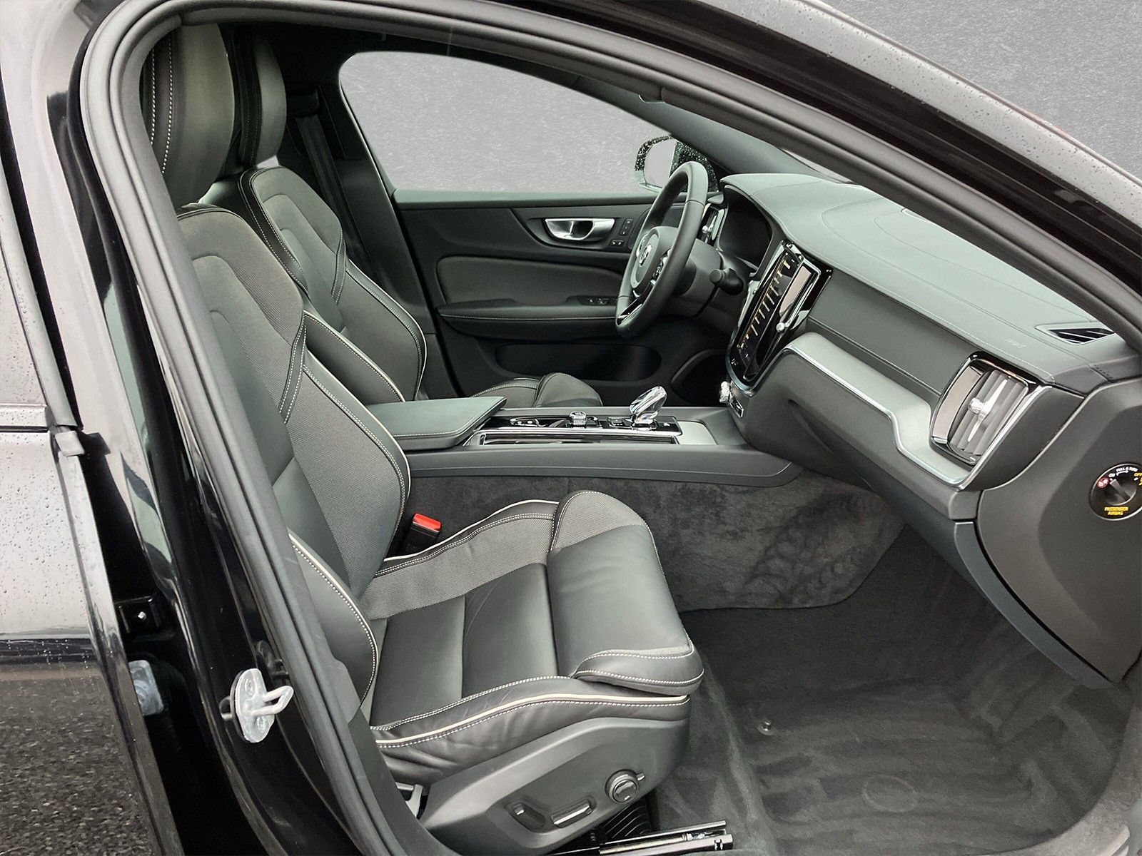 Volvo S60 B5 AWD Mild-Hybrid Ultimate Dark ACC BLIS SD