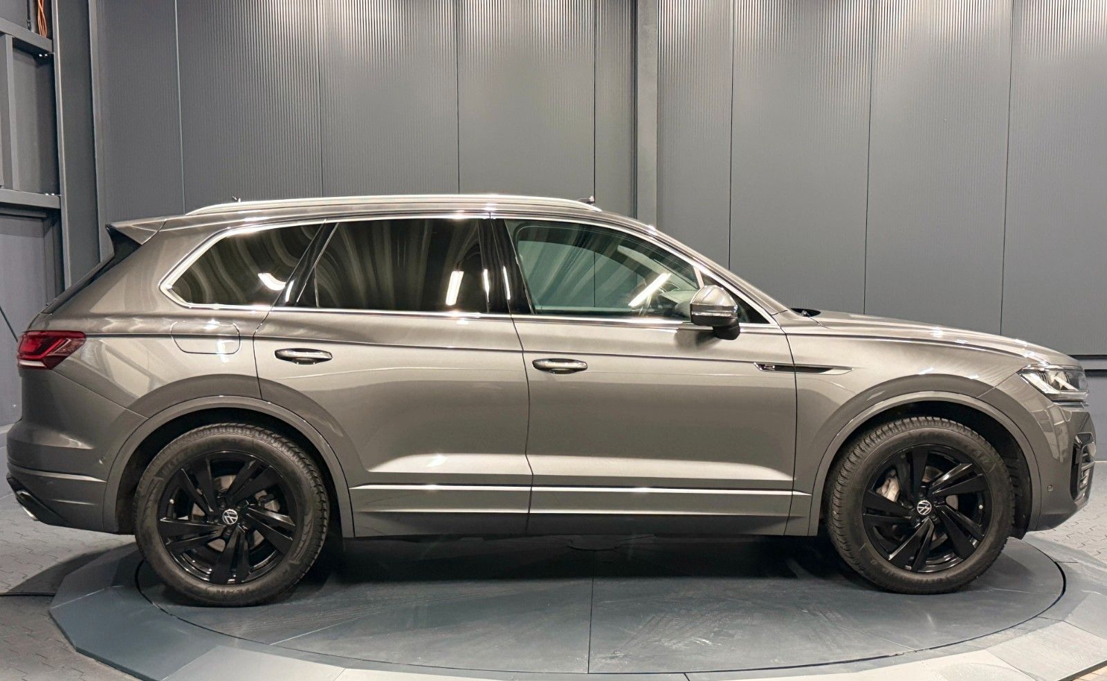Volkswagen Touareg R-Line 4Mot.*20Zoll*PANORAMA*LUFT*HIFI*