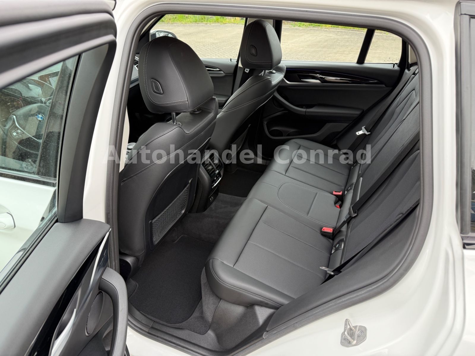 BMW X3 xDrive 20d - Samsaru's Car Outlet