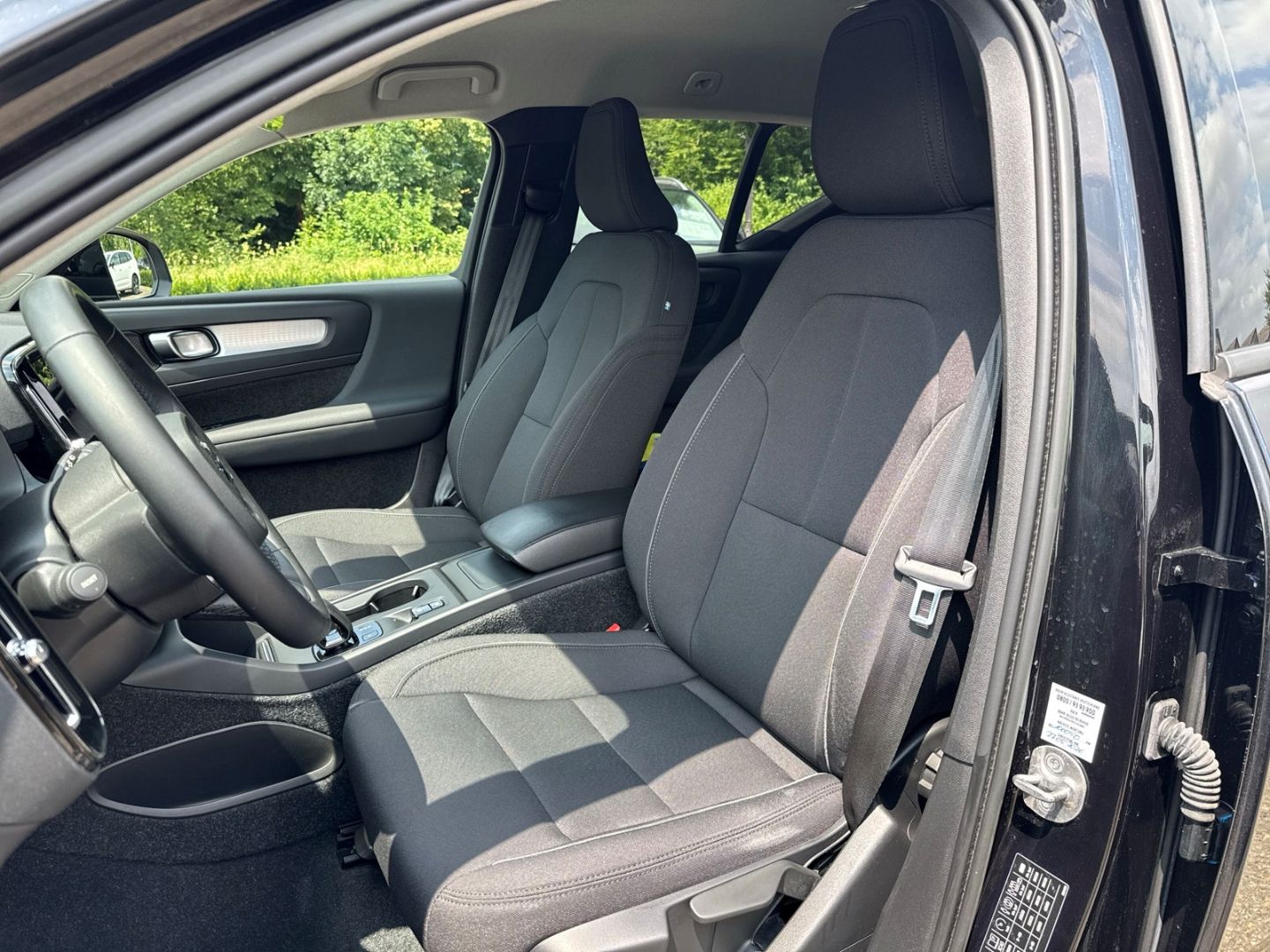 Volvo XC40 Momentum Pro 2WD T3 - Samsaru's Car Outlet