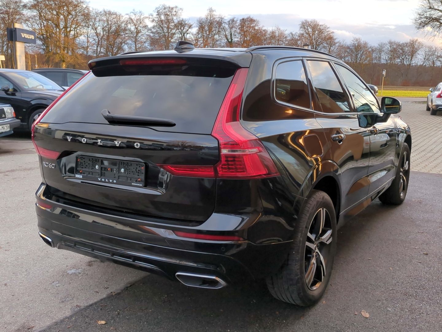 Volvo XC60 R Design Recharge Plug-In Hybrid AWD T8 Twi