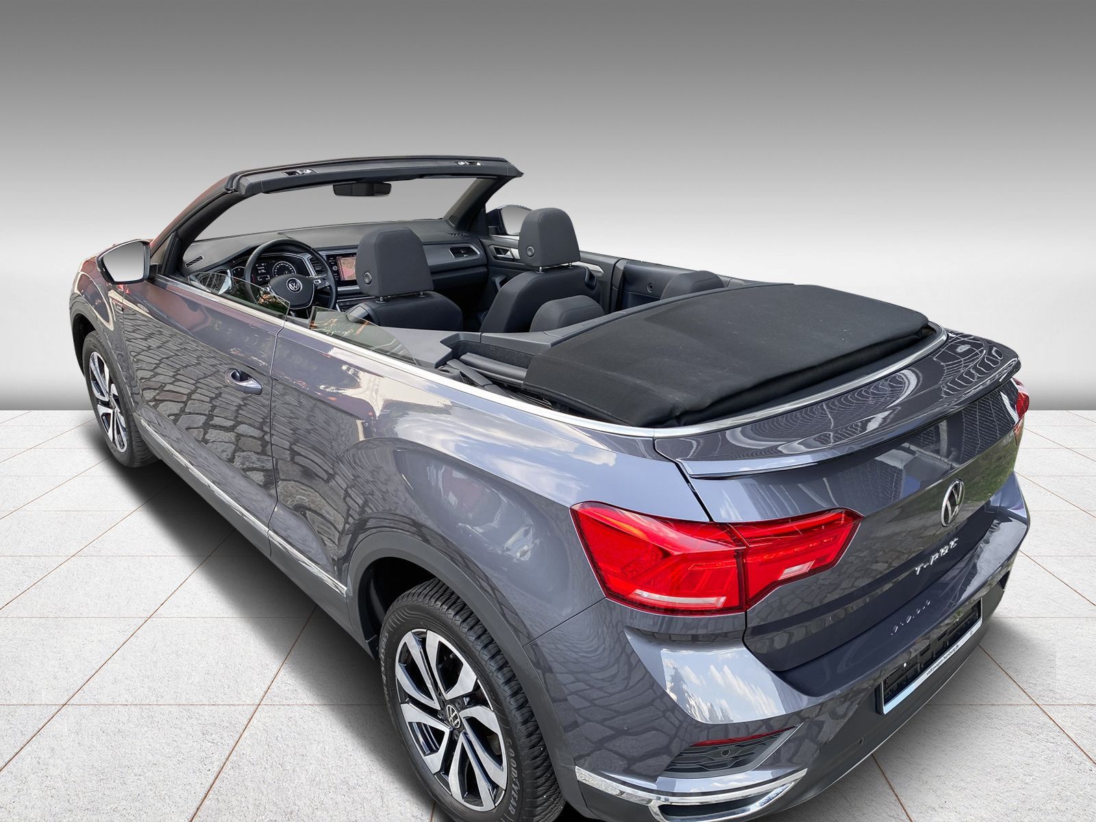 Volkswagen T-Roc 1.5 TSI Active DSG - Samsaru's Car Outlet