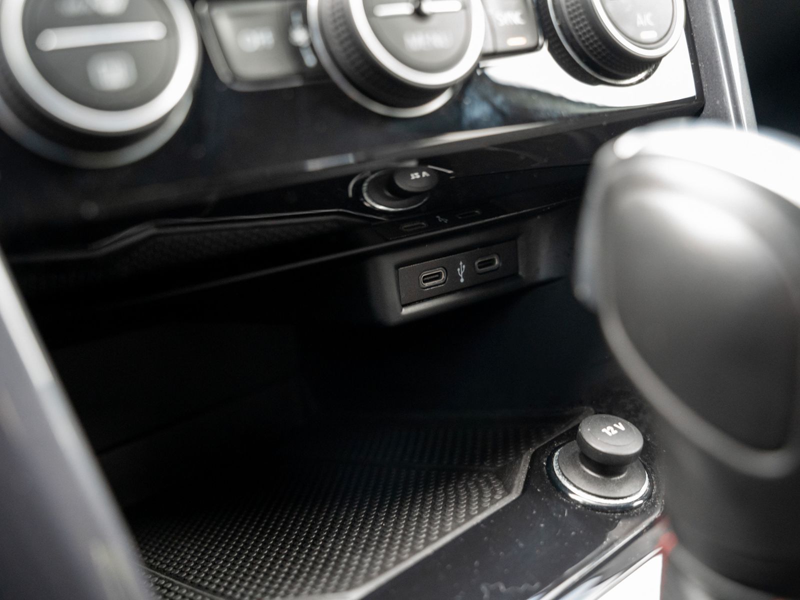 Volkswagen T-ROC Sport 1.5 TSI - Samsaru's Car Outlet