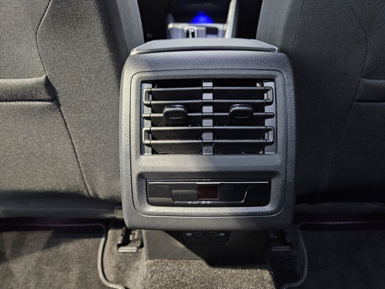 Volkswagen Golf 1.5 eTSI Move - Samsaru's Car Outlet