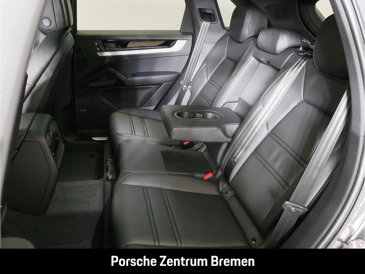 Porsche Cayenne BOSE Hinterachslenkung 90L Head-Up PASM