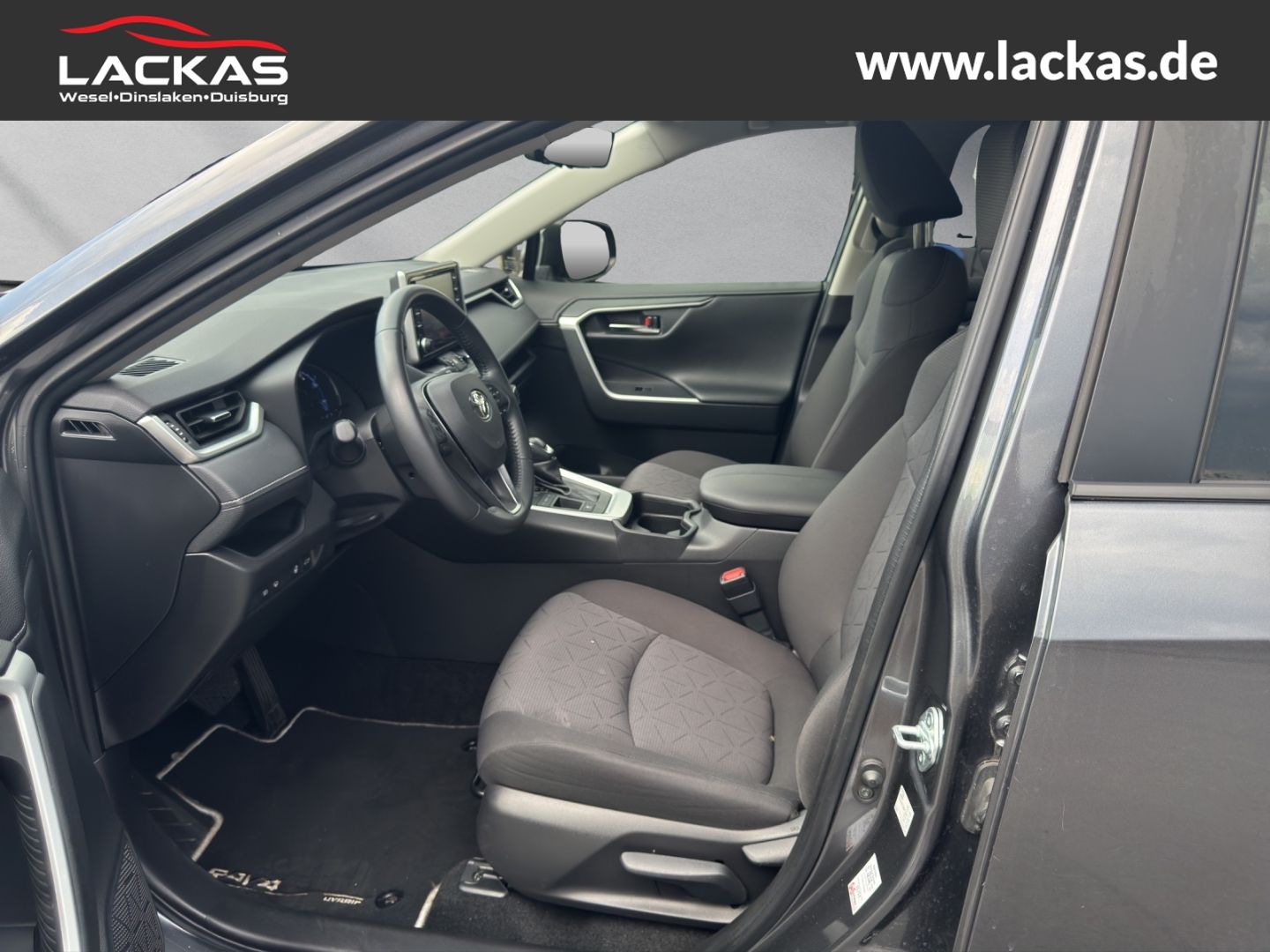 Toyota RAV 4 Hybrid - Samsaru's Car Outlet