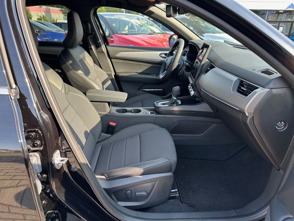 Renault Arkana TECHNO E-Tech Full Hybrid 145 - Samsaru's Car Outlet