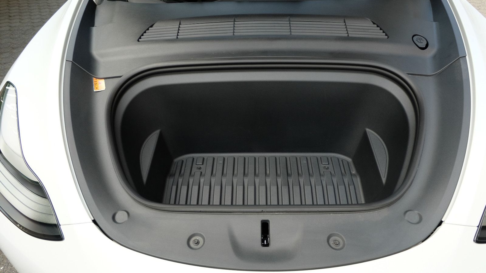 Tesla Model Y Long Range Dual AWD
