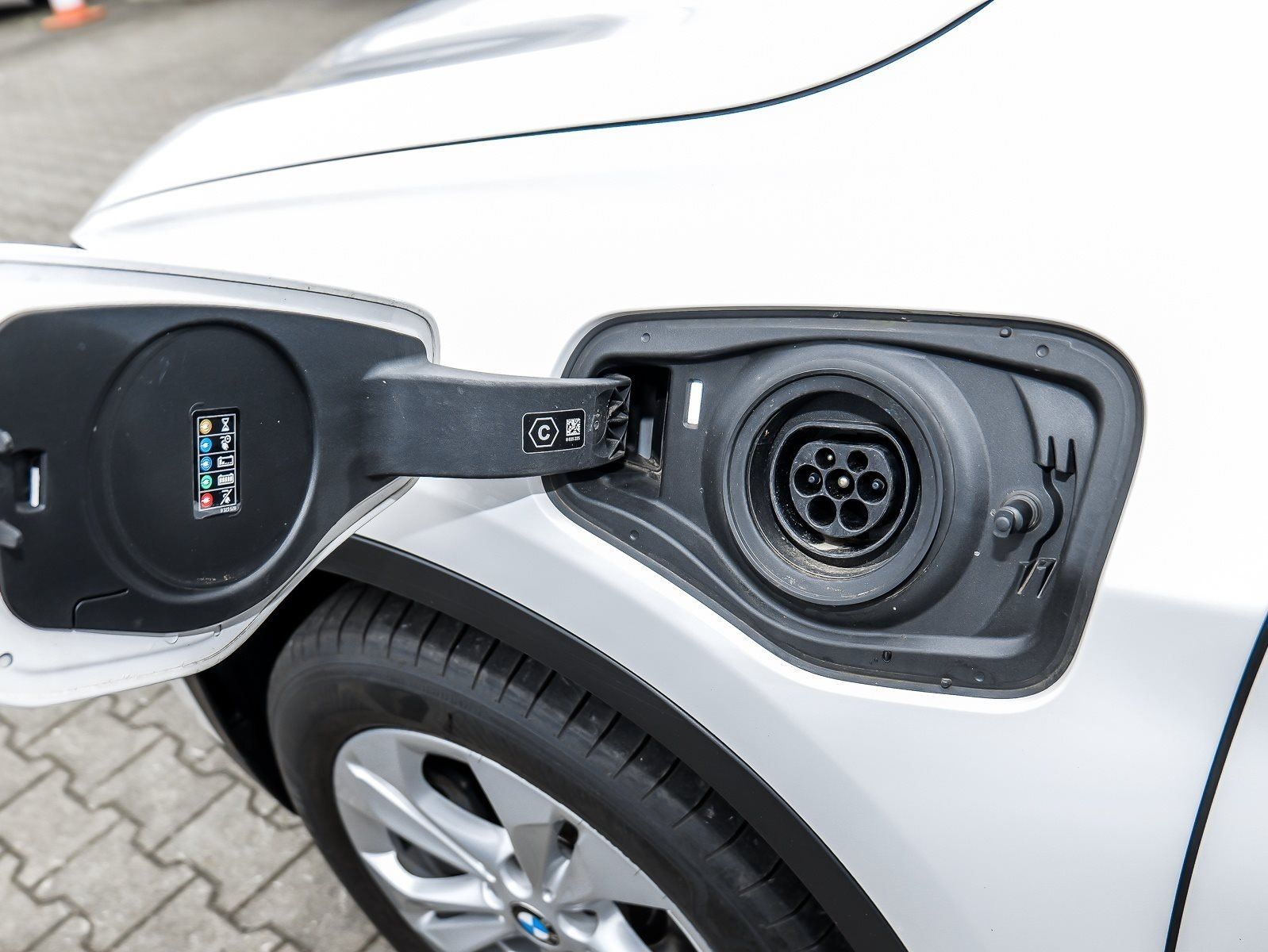 BMW X1 xDrive25e - Samsaru's Car Outlet