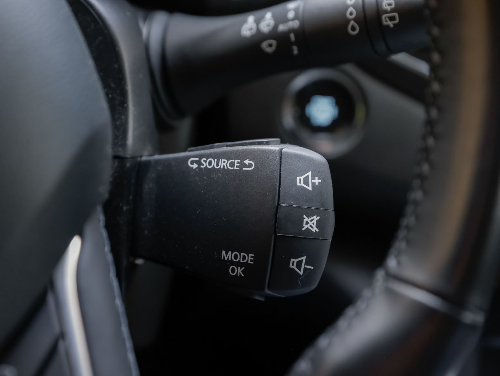Renault Megane Grandtour ZEN E-TECH Plug-in - Samsaru's Car Outlet