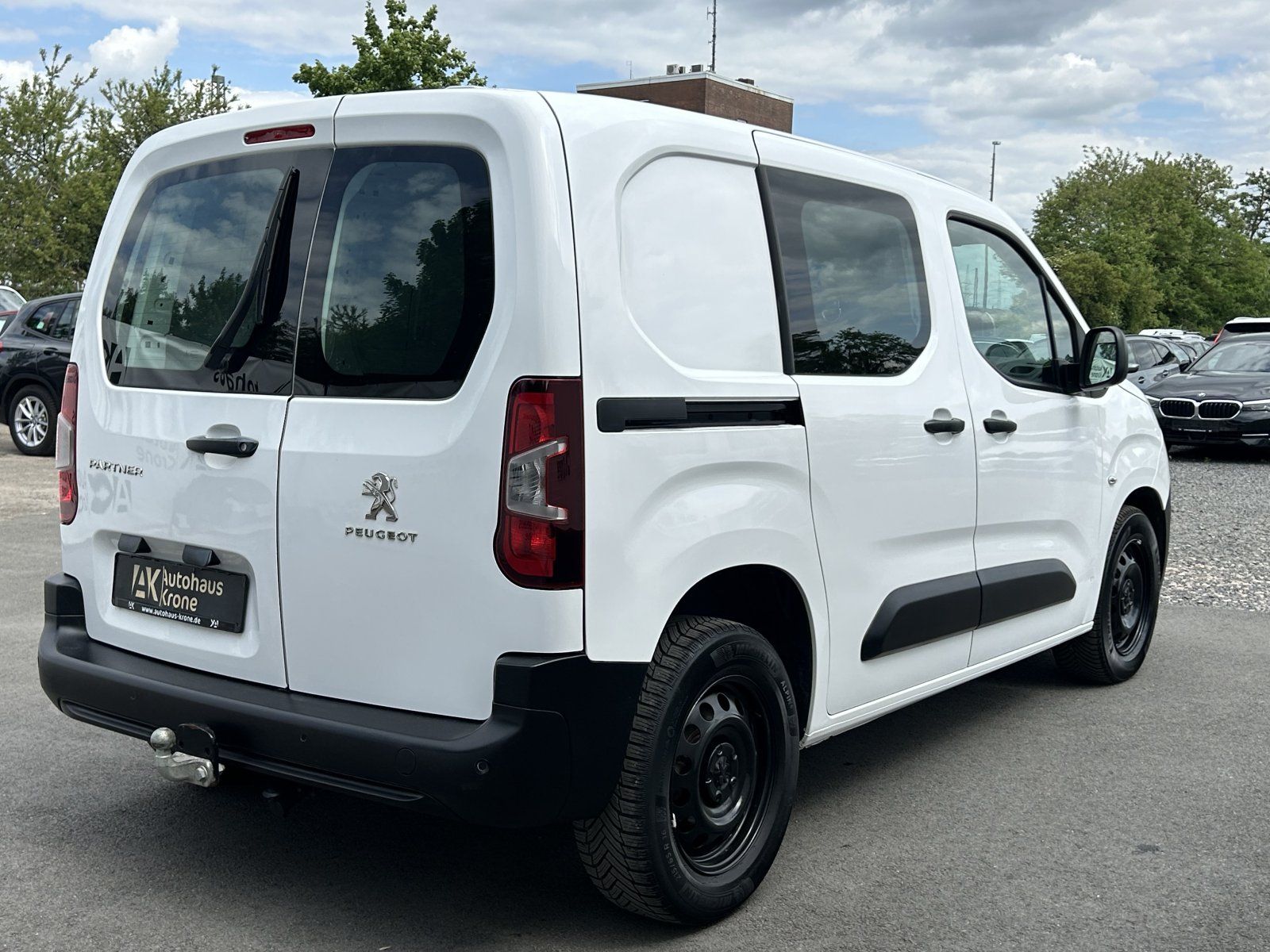 Peugeot Partner 1.5 BlueHDi - Samsaru's Car Outlet