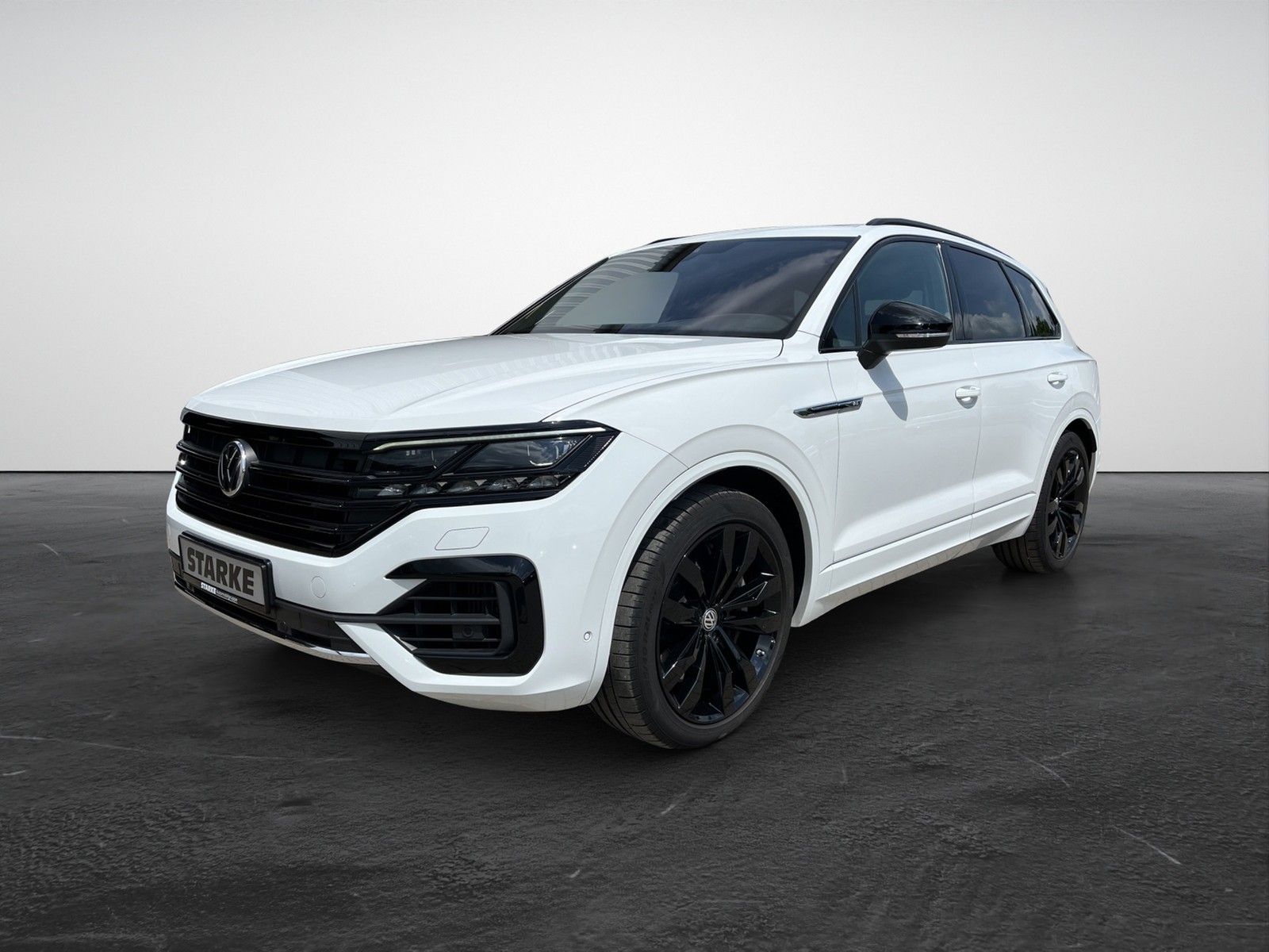 Volkswagen Touareg V8 TDI 4M R-Line Black - Samsaru's Car Outlet