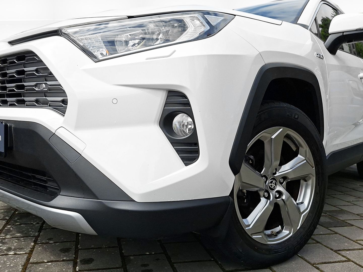 Toyota RAV 4 2.5 Hybrid 4x2 Team - Samsaru's Car Outlet