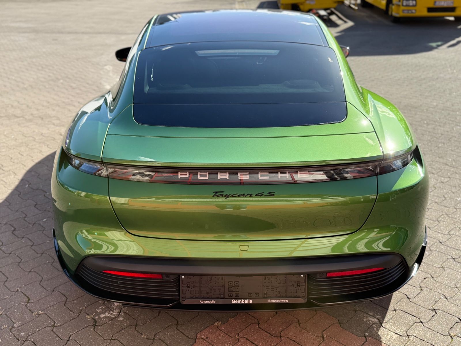 Porsche TAYCAN 4S RHD RECHTSLENKER, PANO, BOSE