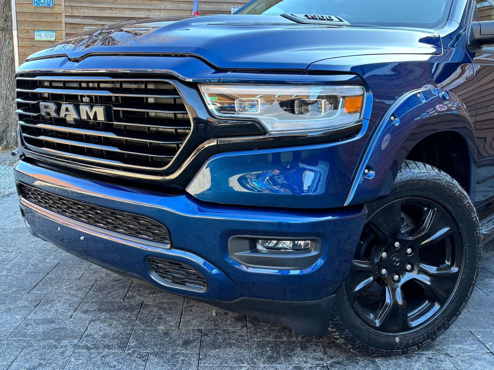 Dodge RAM 1500 Laramie LED AHK Memory 4x4 LPG